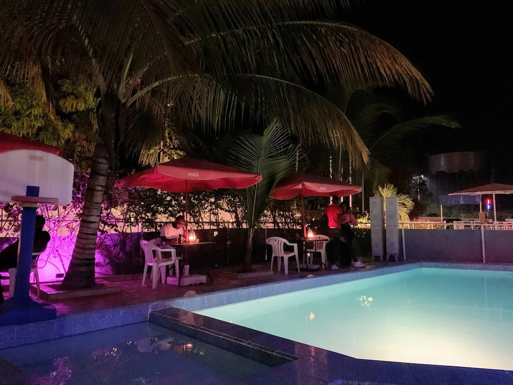 Woodpecker Resort Hotel