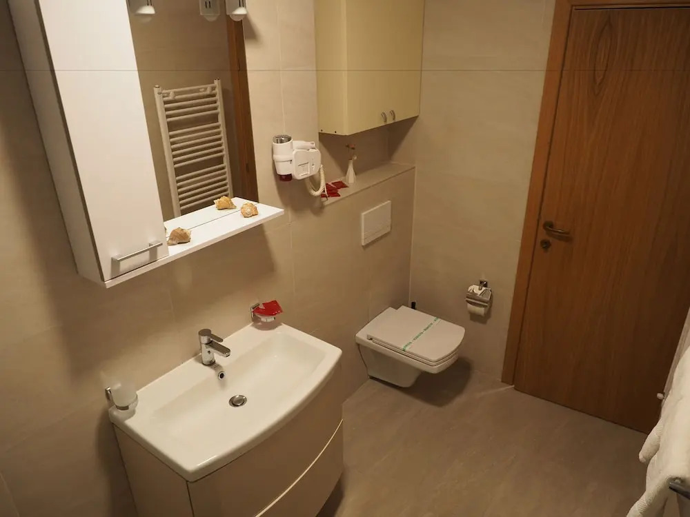 5 Star Residence