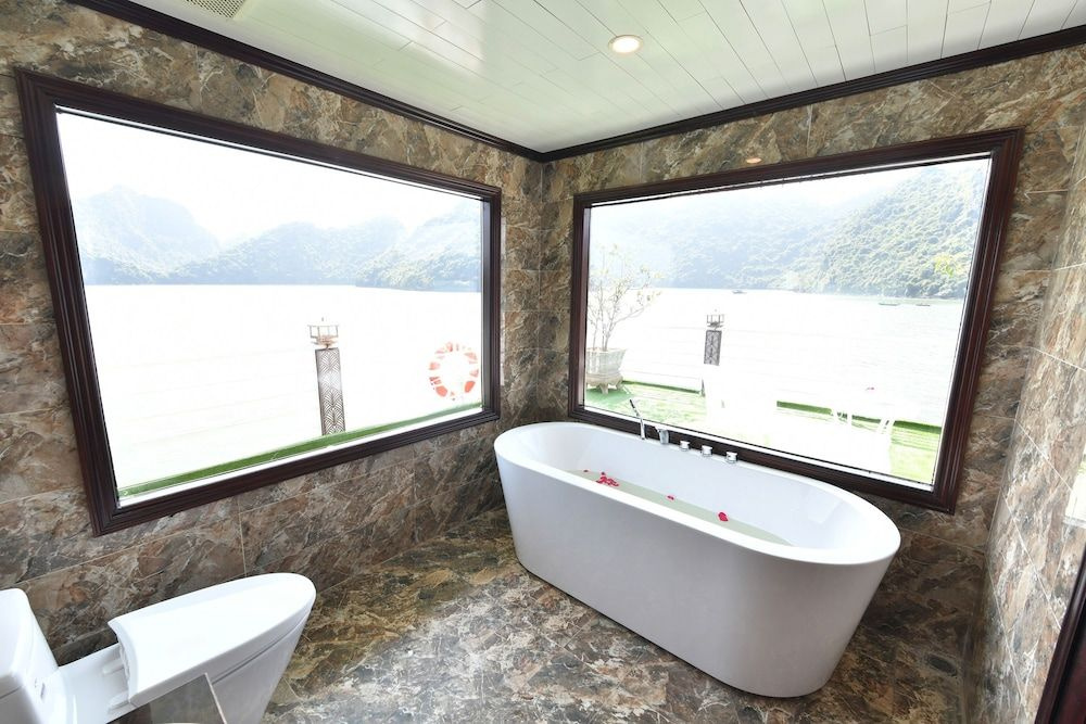 Halong Sapphire Cruise