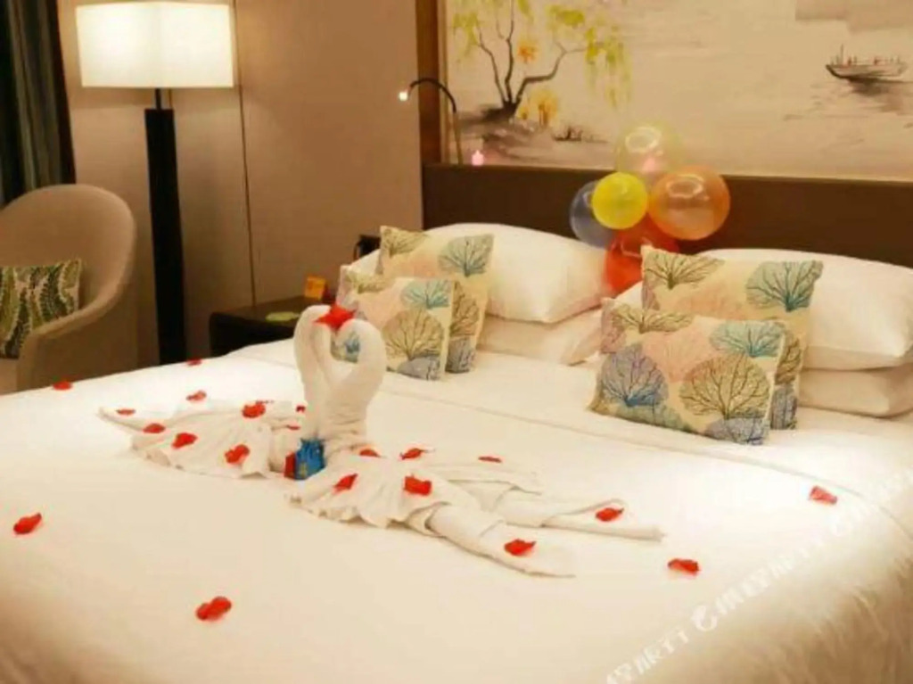 Royale Tower Hotel