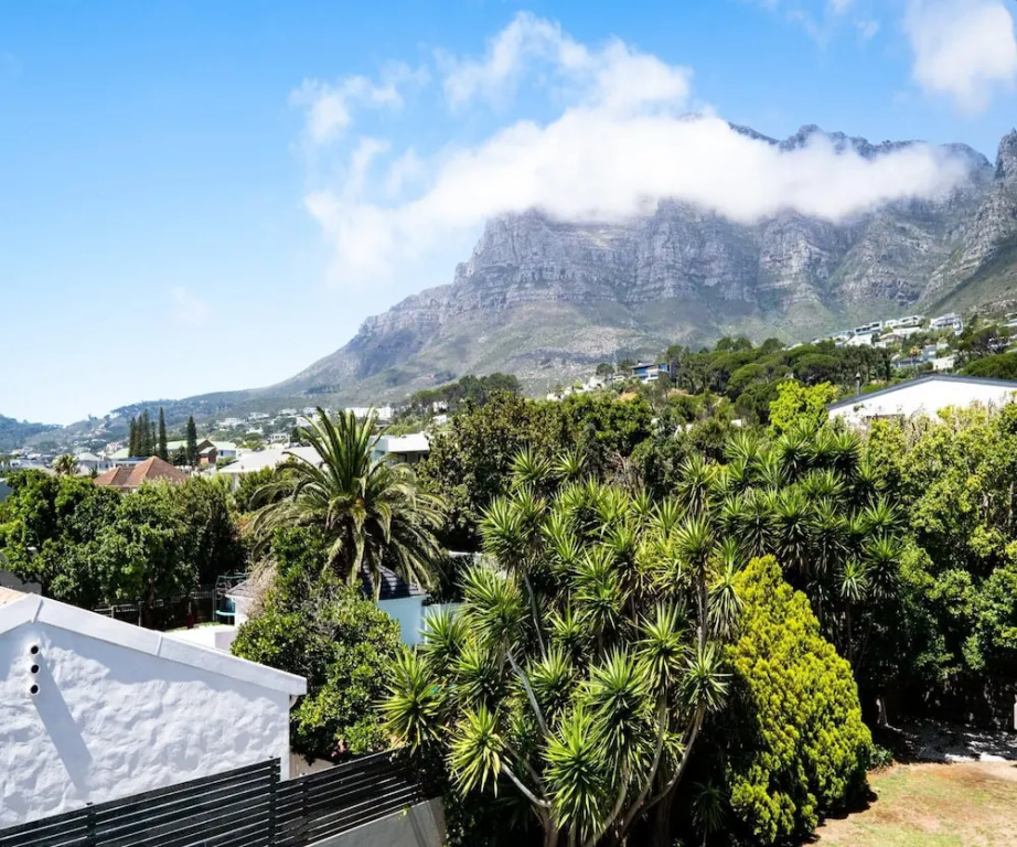 Exquisite Modern Camps Bay Villa Hove Villa