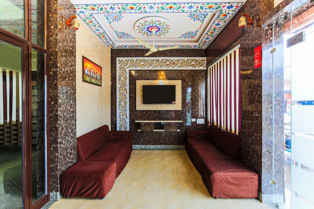 OYO 11389 Hotel NG Palace