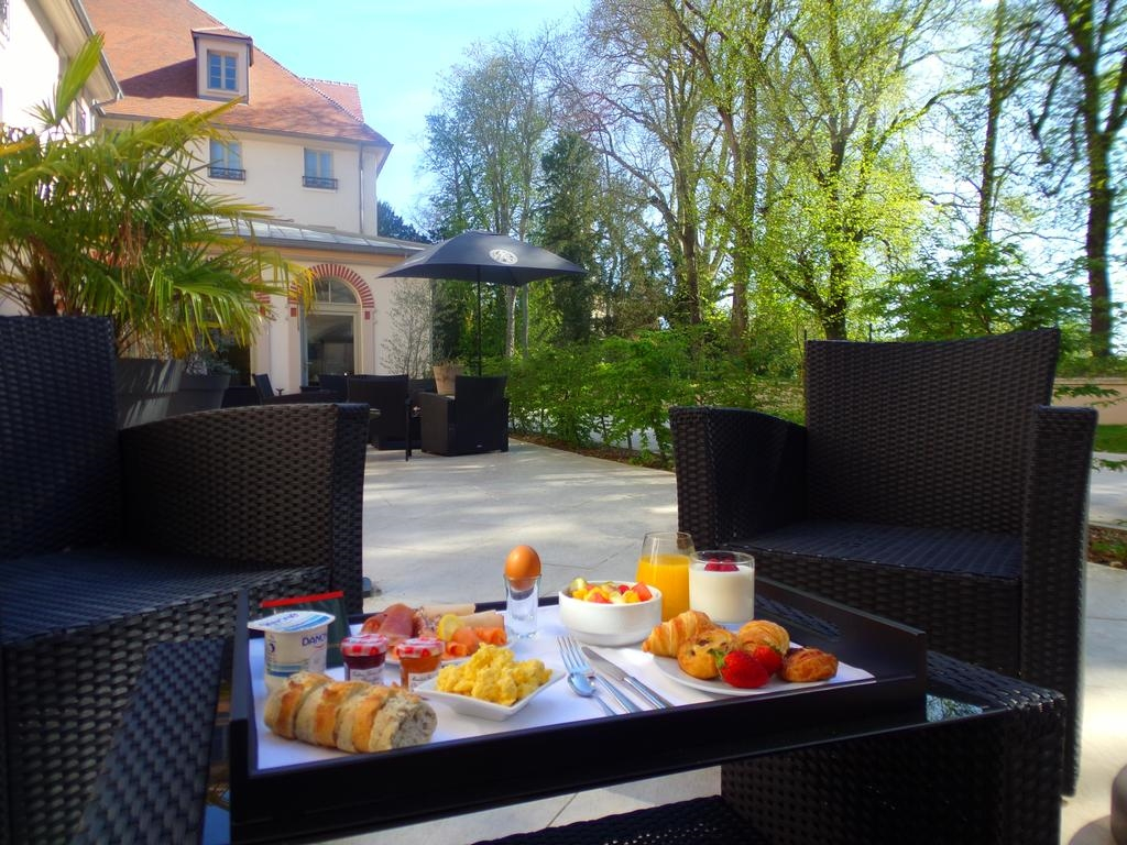Mercure Maintenon