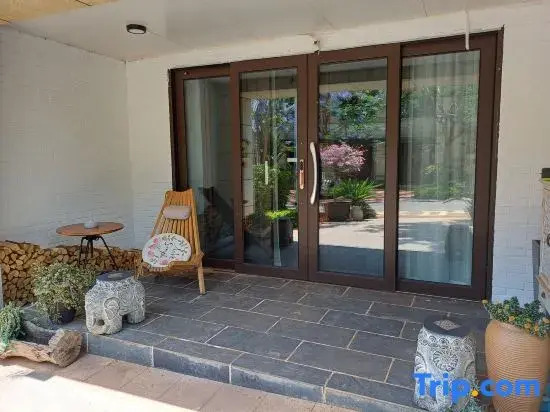 Colorful Yunnan Paradise Yueshu Homestay