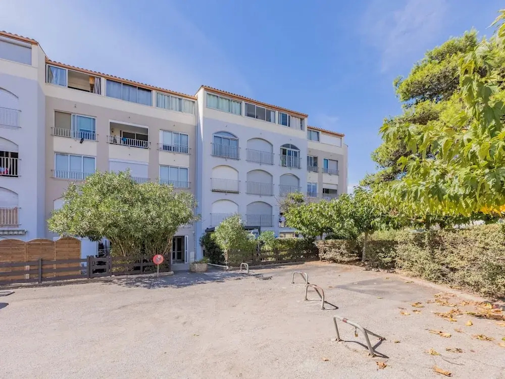 Cosy Apartment Near Sandy Beach