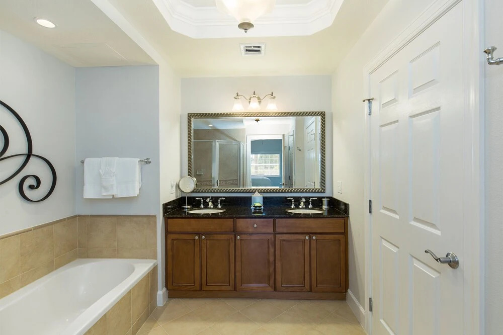 Rvh_297r Centre Court Oasis 3 Bedroom Condo