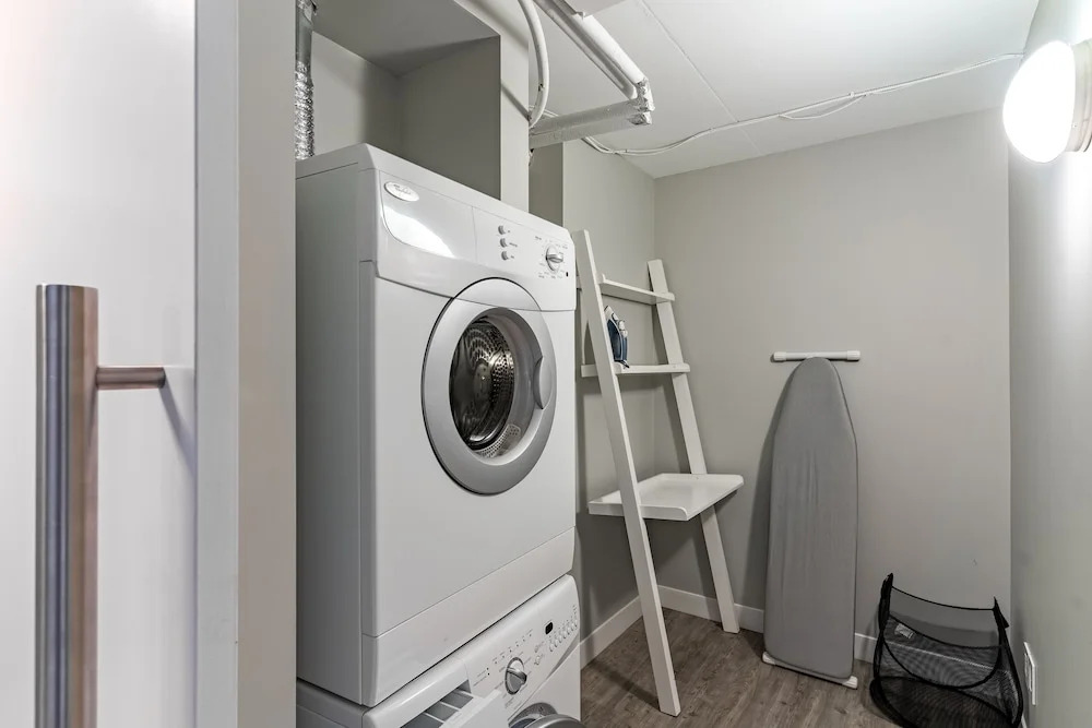 Fort Garry Place Furnished Suites