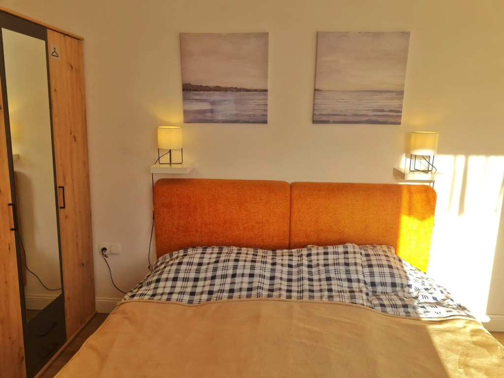 Holiday Place Veli Dvor - Spacious House for 6-8 Guests with Private Garden - Old Town Punat