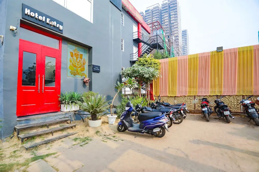Hotel Grand In Vaishali