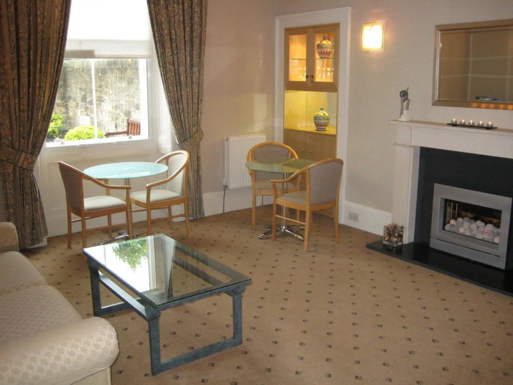 Kew House and Apartments