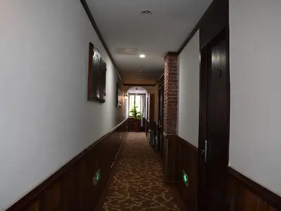 The XJ Hotel