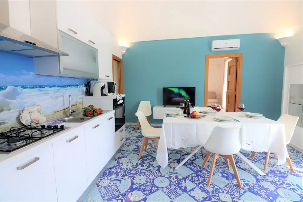 De Vivo Realty - Marys Apartments