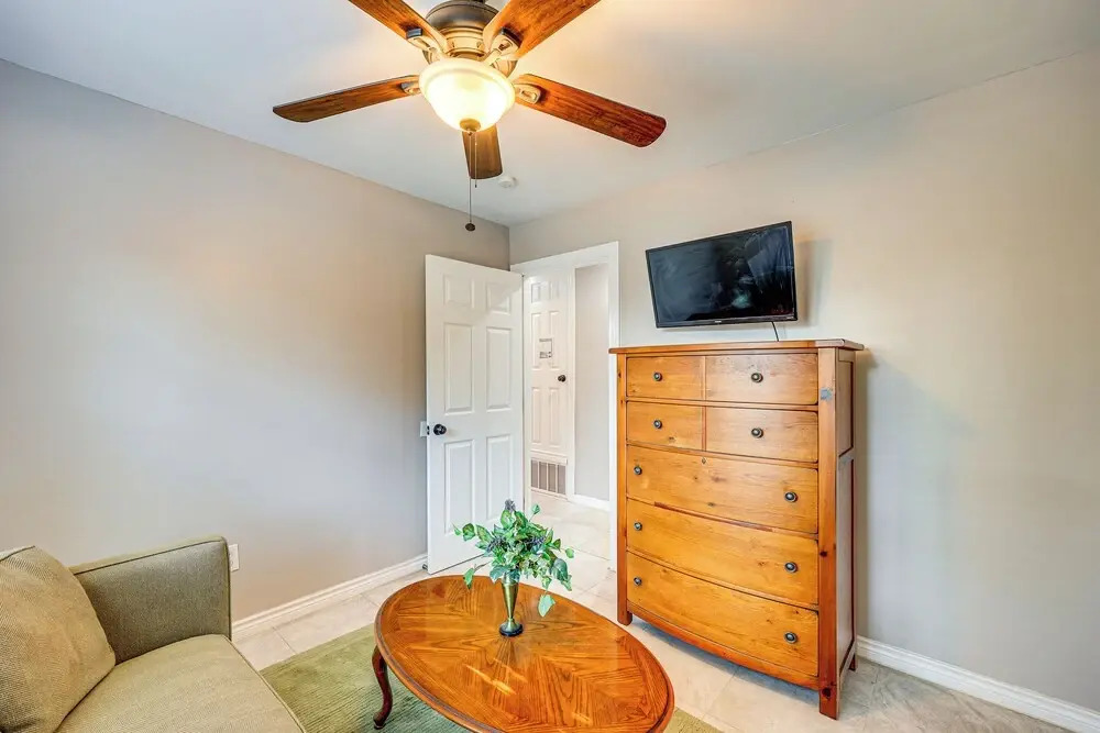 Large Yard: Home 9 Mi to San Antonio River Walk