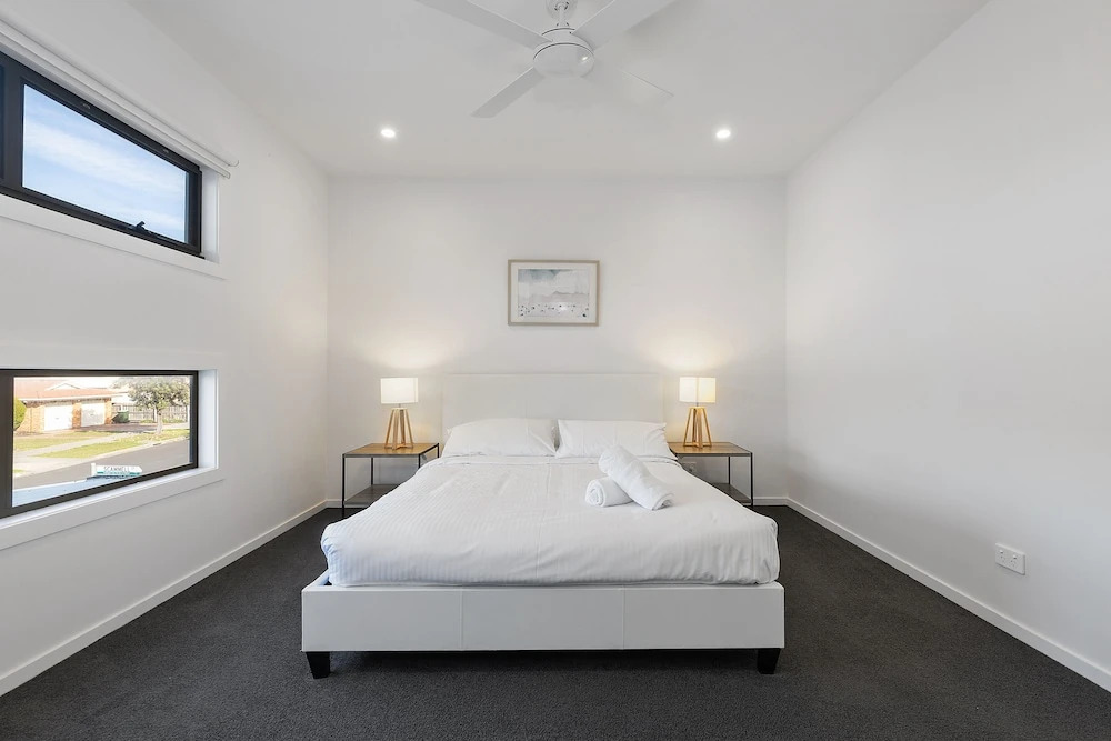 TORQUAY Family Home Close to Beach & Shops
