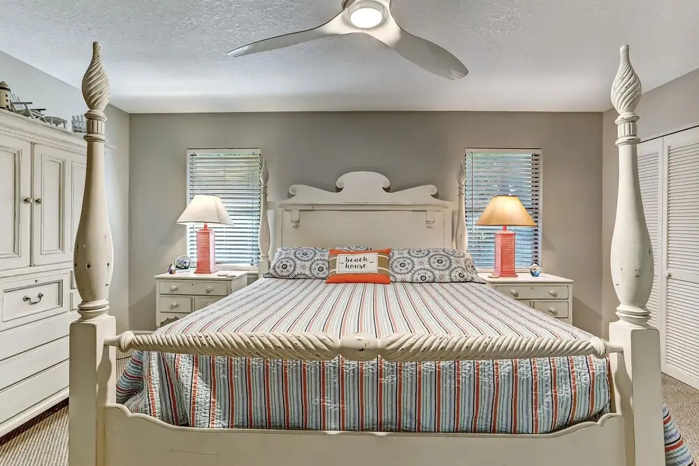 Secluded Cottage Like Home Close to Beach Access and One Street Away From Ocean by Redawning