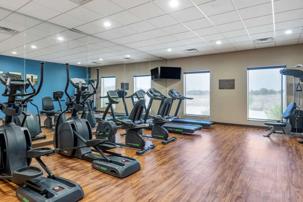 Comfort Suites - University