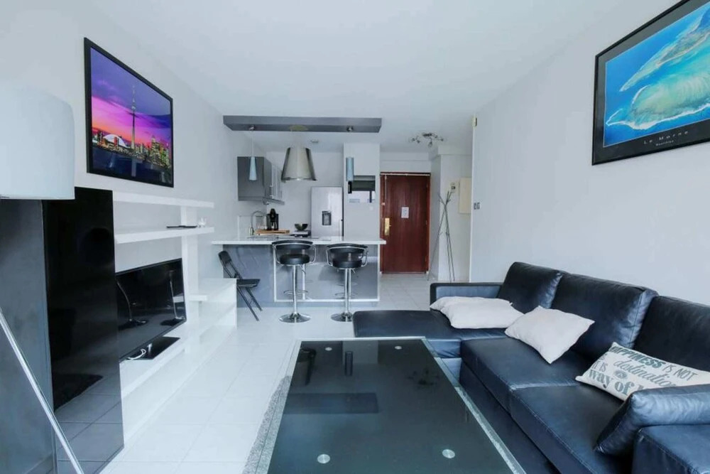 Newly Renovated Apartment: 6th District