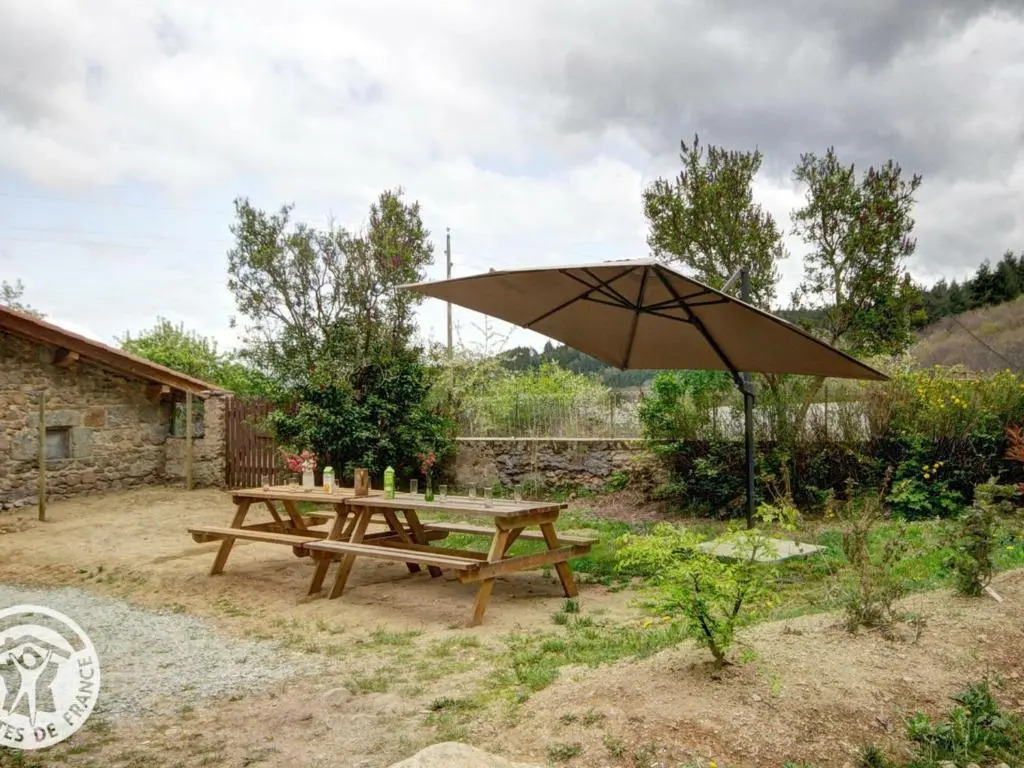 Maison familiale chaleureuse pour 12 pers. avec jardin dans le Forez - FR-1-496-18