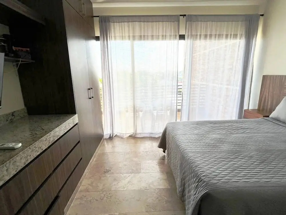 Luxurious Condo Studio 5 Minutes Beach