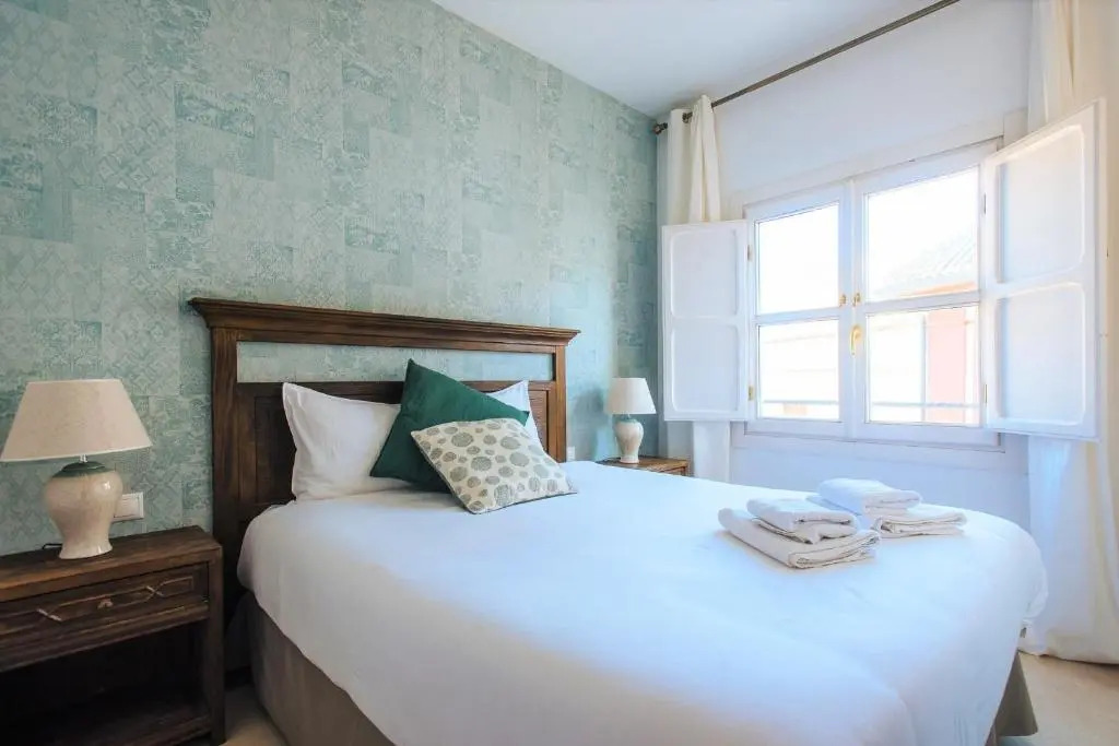 Hostly Orfila 3A-3B exclusive Penthouse-Center-Fibre-Parking Optional