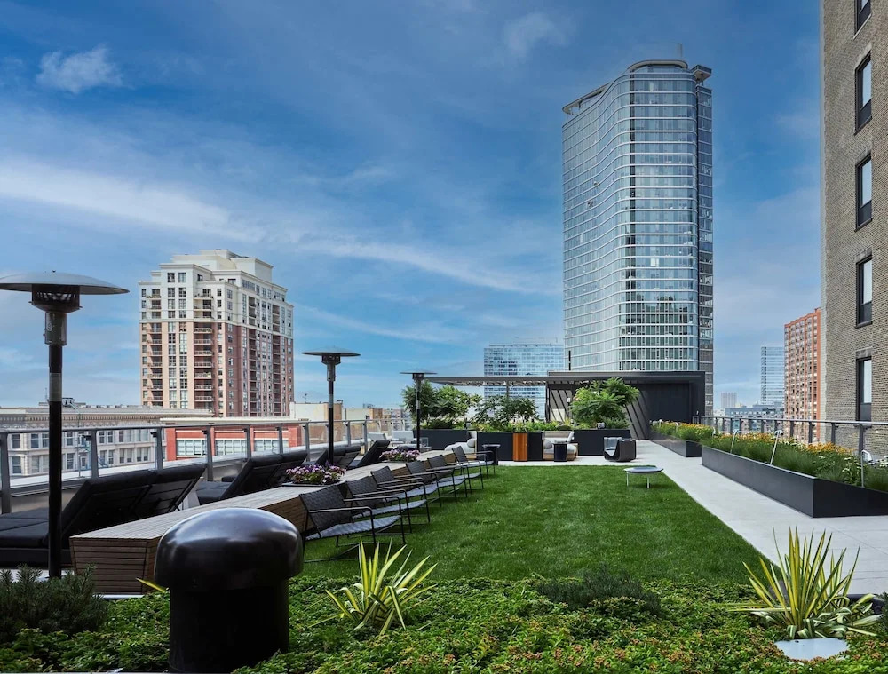 Lux 67fl Apt Lake Views Top Residential Sky Deck