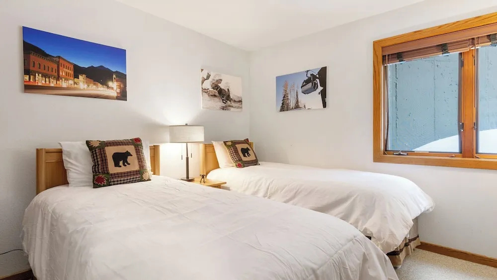 Riverside Condos D01 by Avantstay Condo Close To Downtown, Town Park & Ski Lift #8