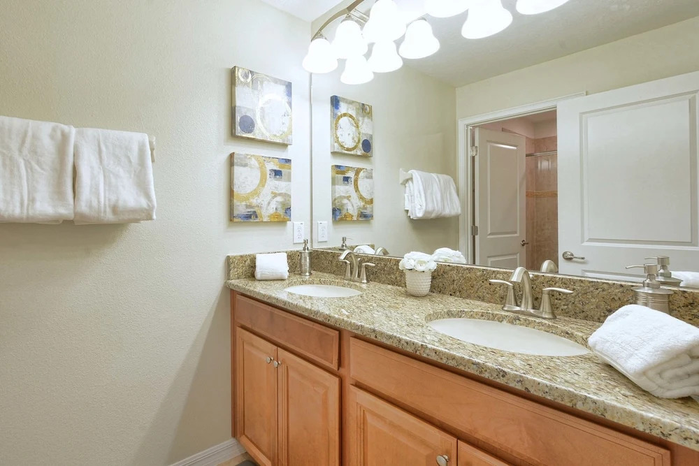 Storey Lake 4 Bedroom Townhome w Splashpool - 1618ST