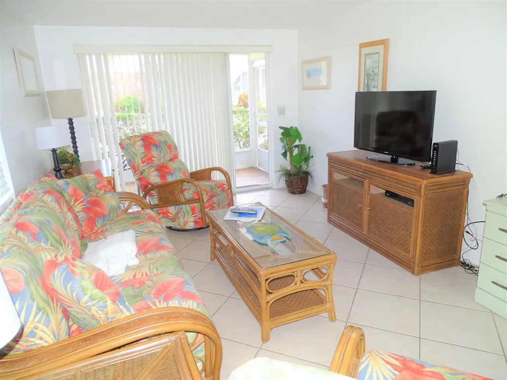 Aloha Kai Unit 63 1 Bedroom 1 Bathroom Apts