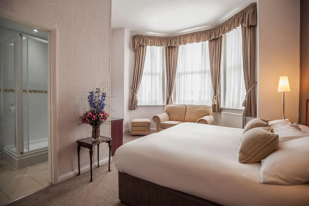 OYO Devonshire Park Hotel