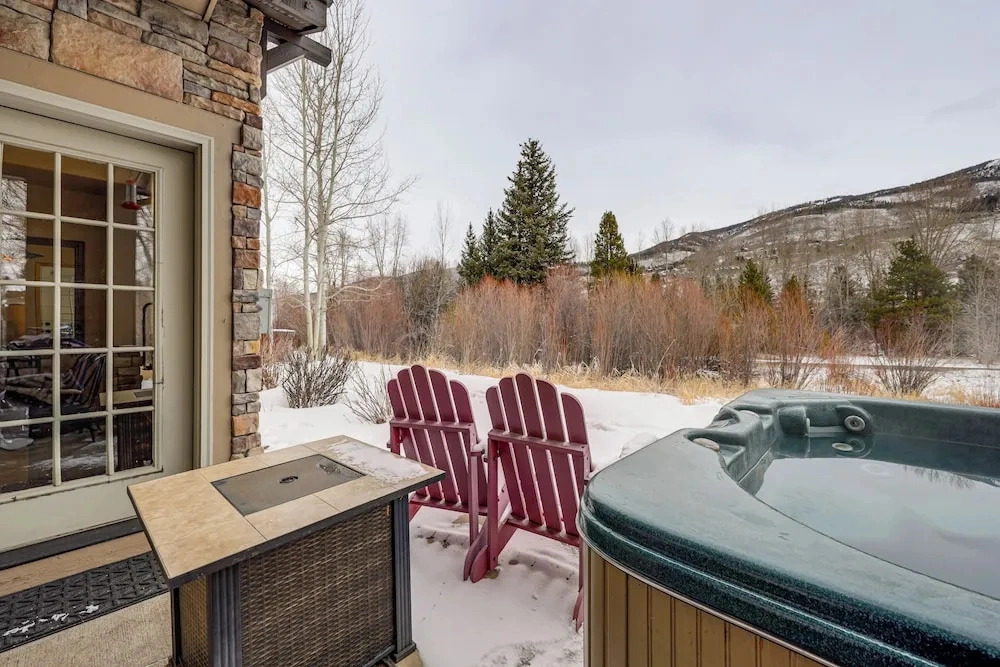Hot Tub! Riverfront Family Retreat in Silverthorne