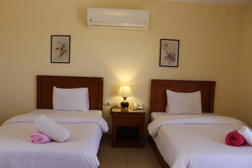 Herrmes Hostel اجانب فقط