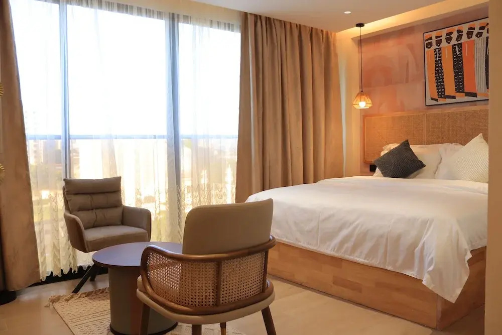 Arova Hotel