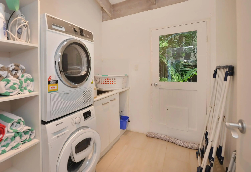 Pavilions in the Palms Heated Pool Short Path To Beach Five Bedrooms Sleeps 14
