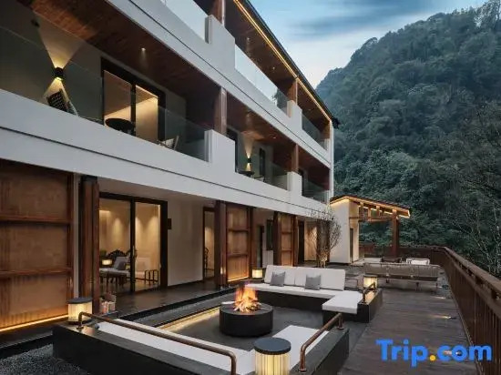 Yuexigu Valley Hot Spring Homestay