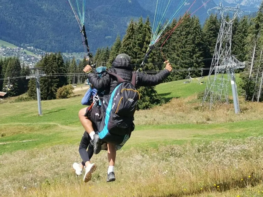 STUDIO 4 Personnes à 80m des pistes de ski