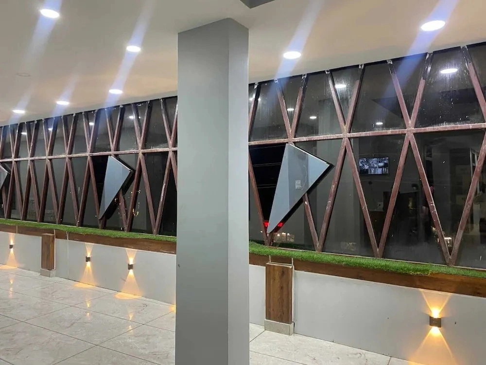 Hotel Comfort Zone Kanpur