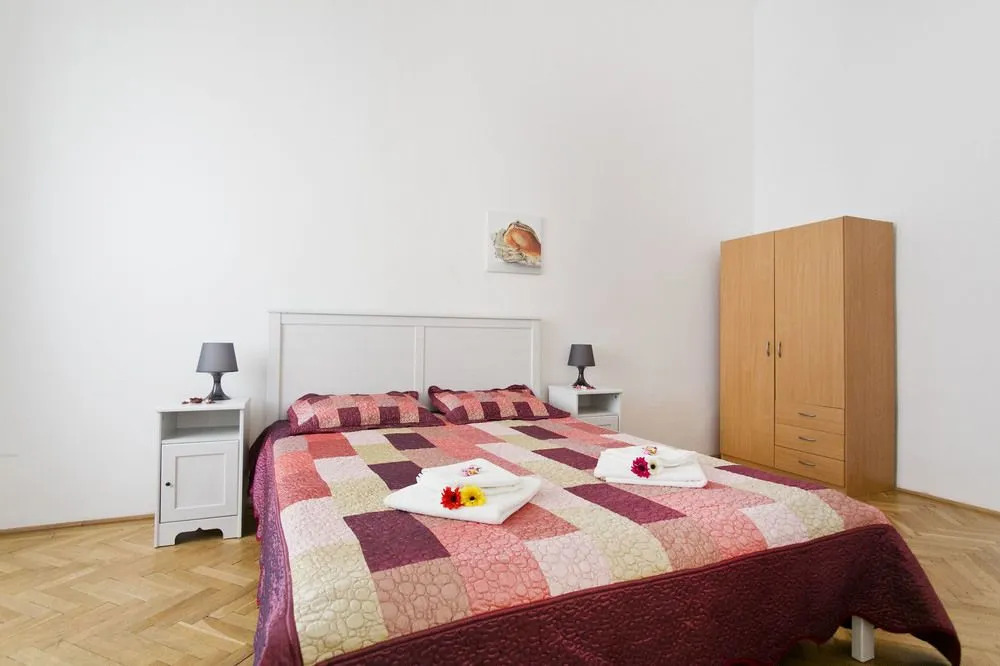 Dandy Deluxe Apartments