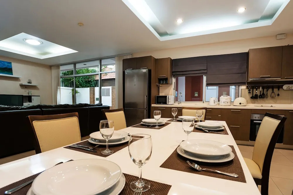 T.W. Marina Pool Villa Pattaya