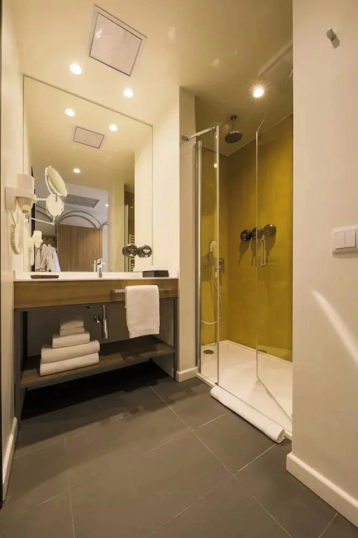 Hotel Essence
