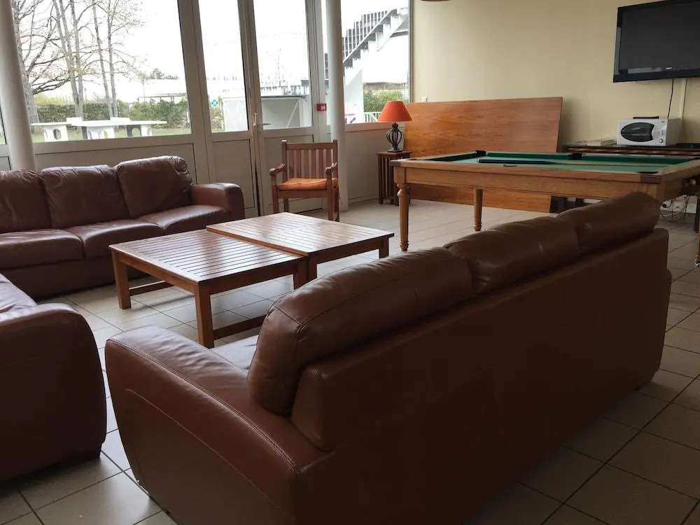 CRJS et Auberge de Jeunesse - Hostel