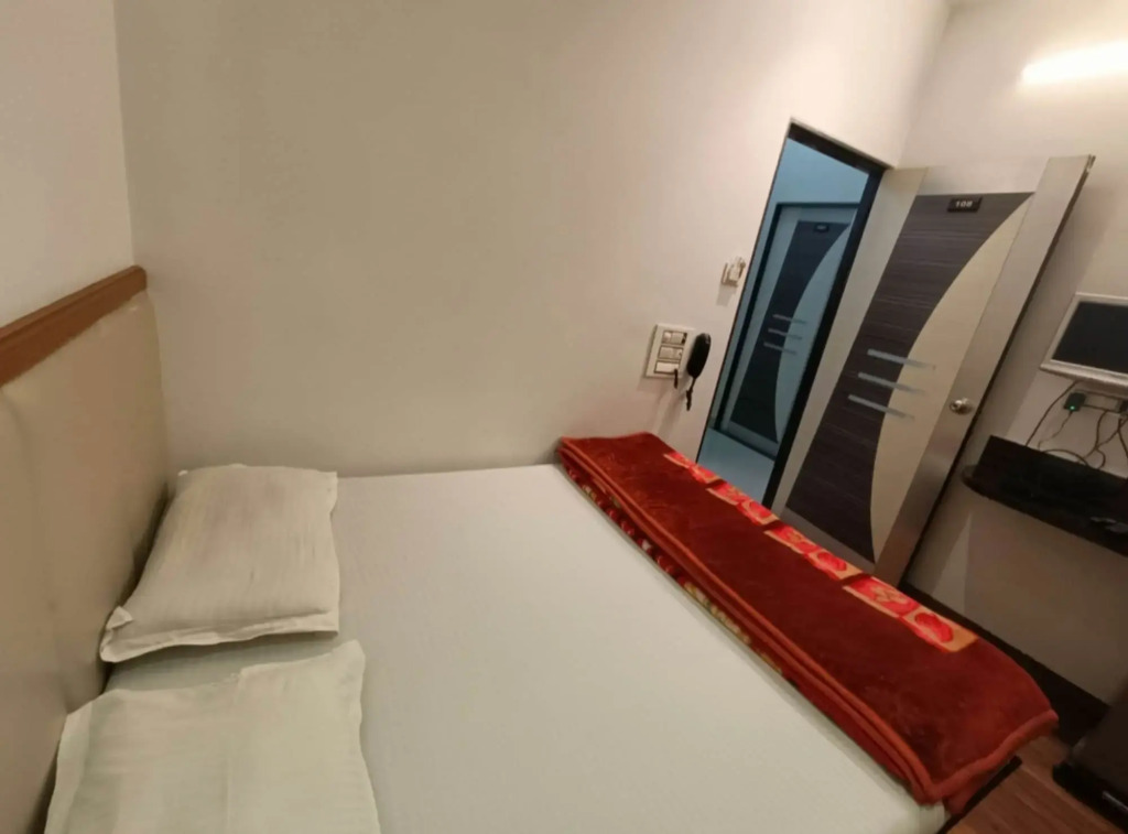 Hotel Broadway Colaba