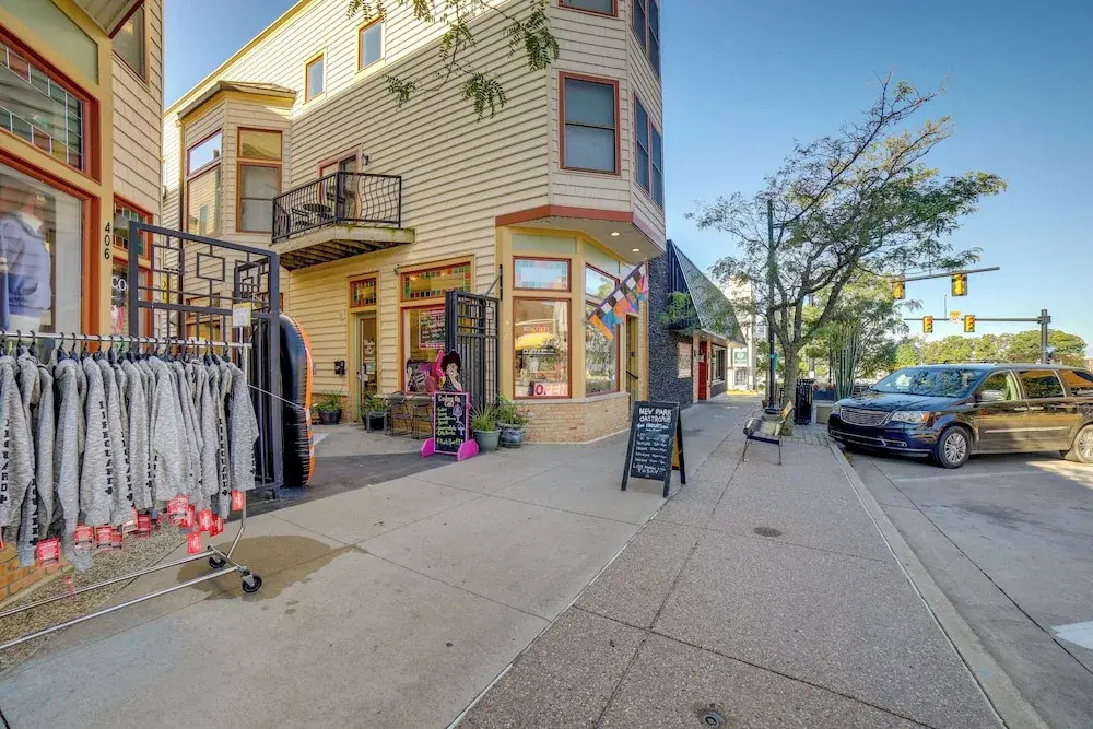 'phoenix Nest' South Haven Condo: River View!