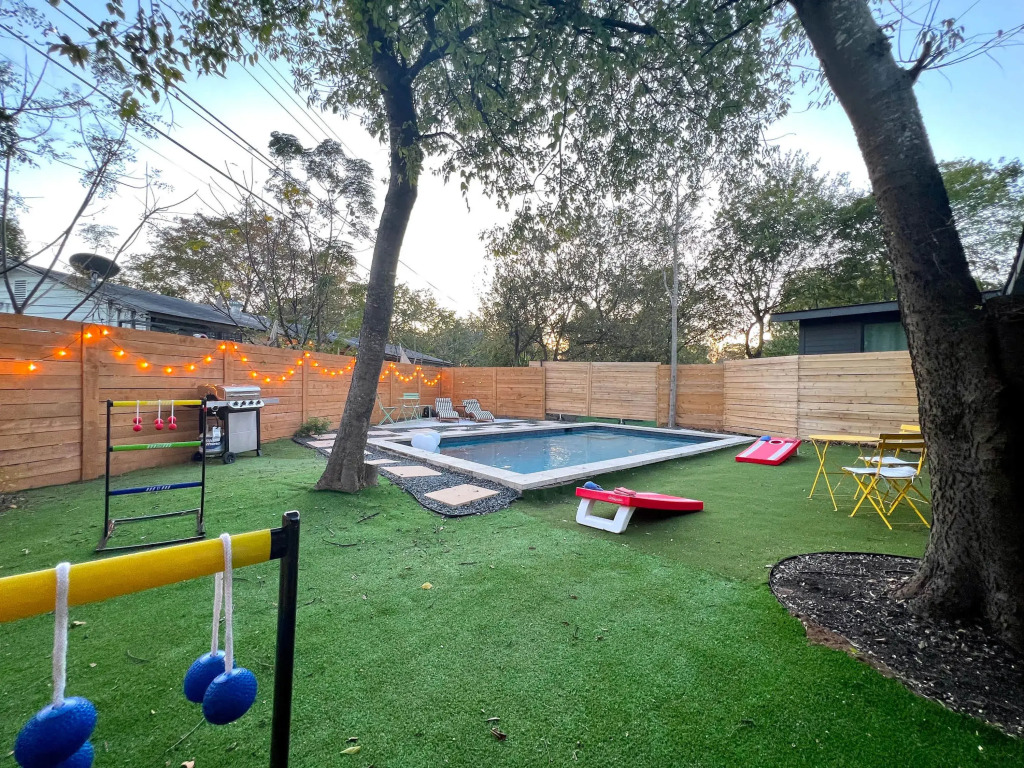 Pool   Hot Tub   7BR 6th Street - 6 min Drive, Austin