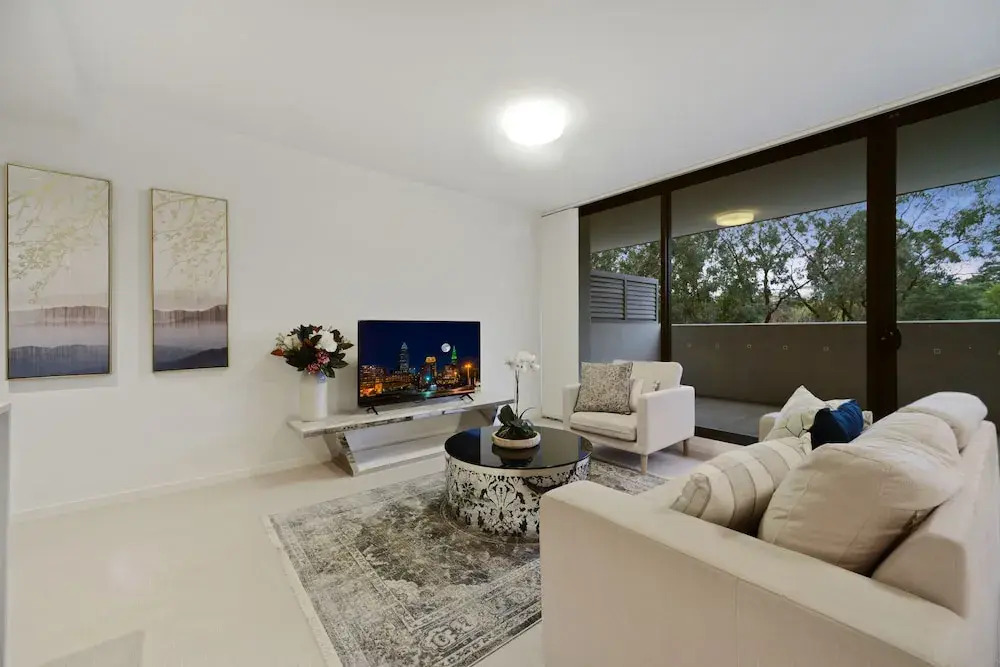 HomeHotel-Spacious Luxury Apt Next to Shopping