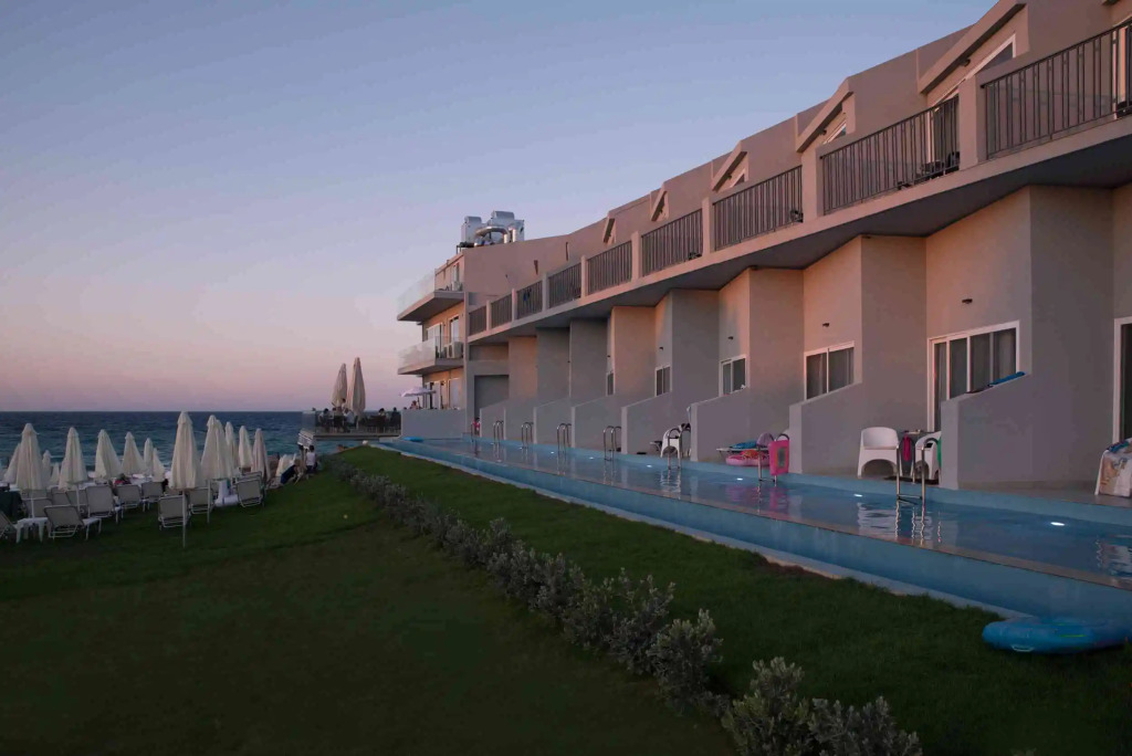 Golden Coast Boutique Villa