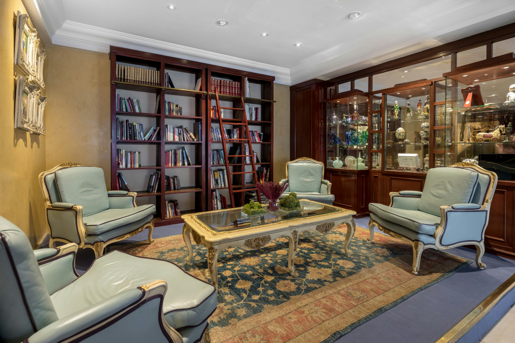 Отель Sercotel Gran Hotel Conde Duque
