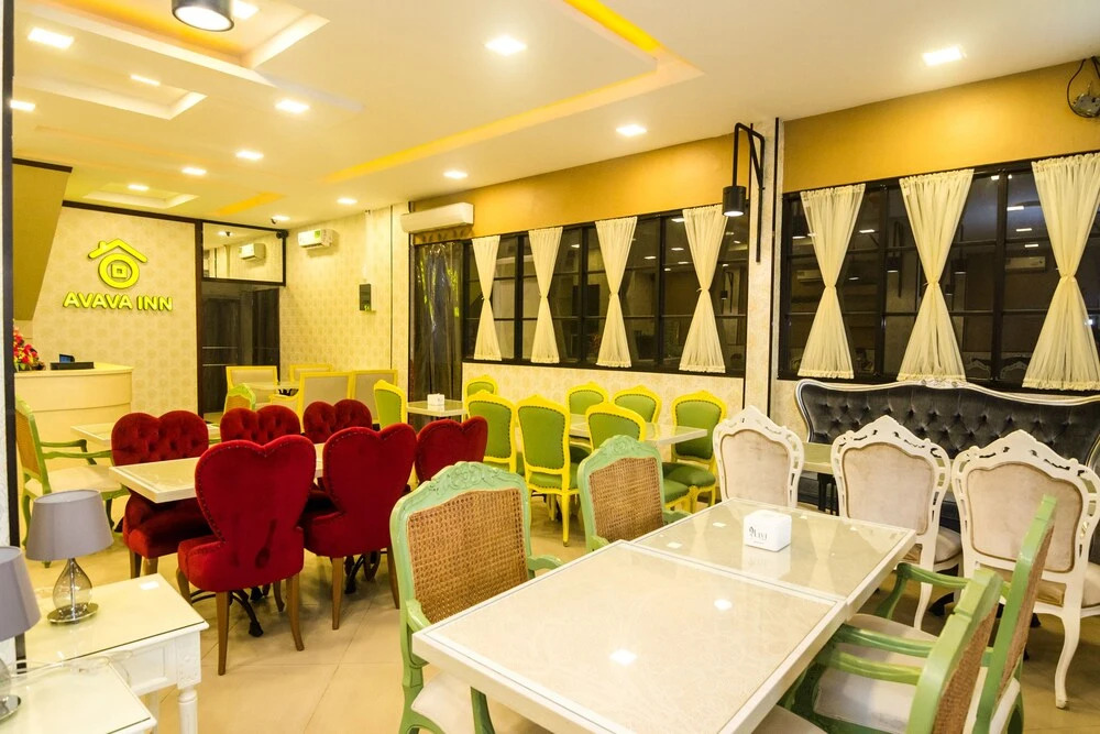 OYO 1327 Avava Inn