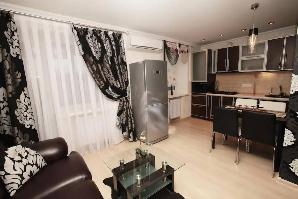 Apartment on Nauki Avenue 102