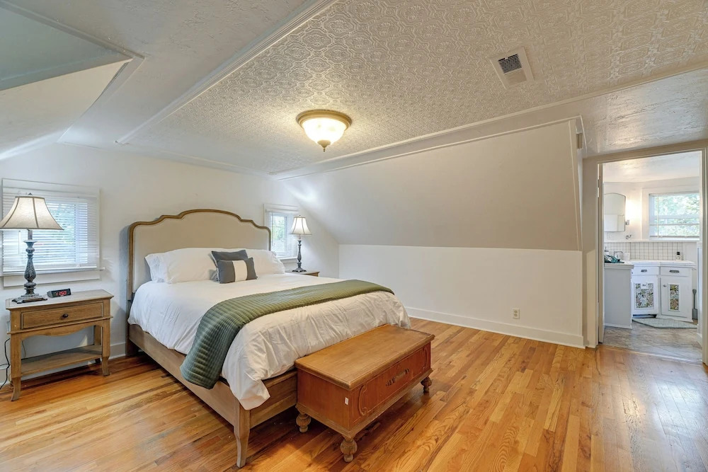 Cozy Grants Pass Home ~ 9 Mi to Rogue River Access