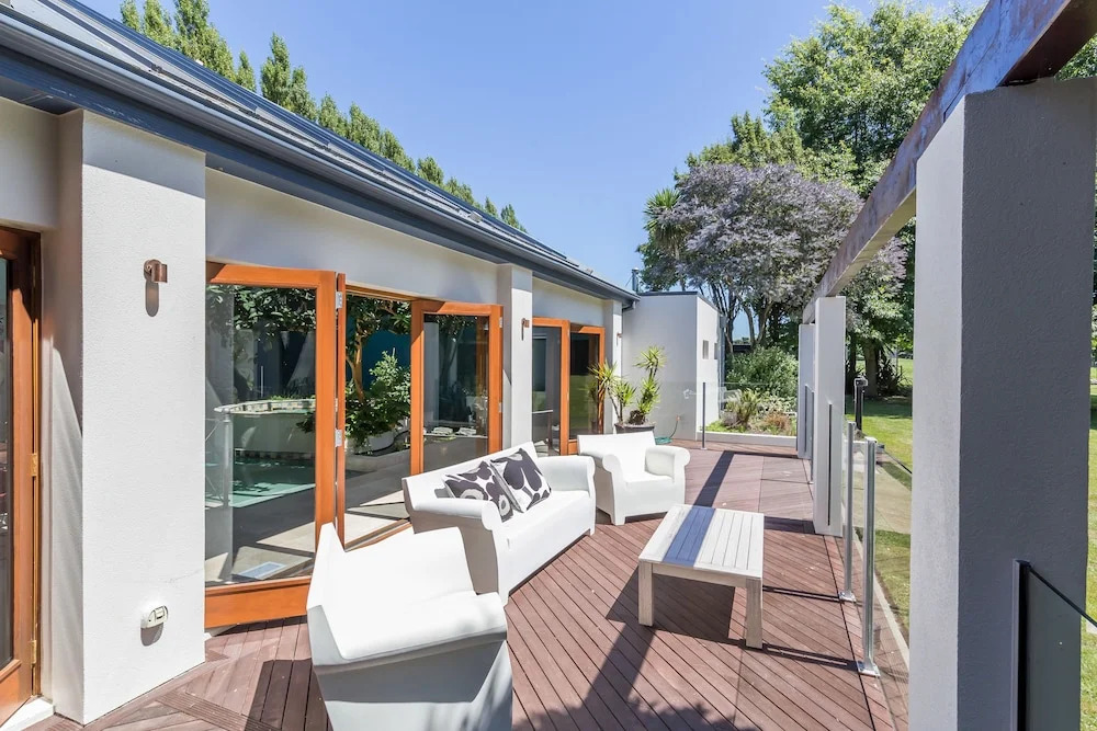 BOND ESTATE LUXURY ACCOMMODATION